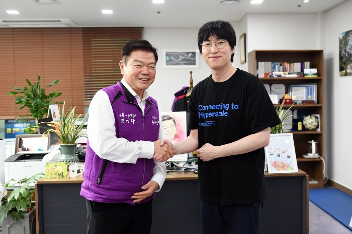 하정우 네이버클라우드 AI 이노베이션 센터장오른쪽