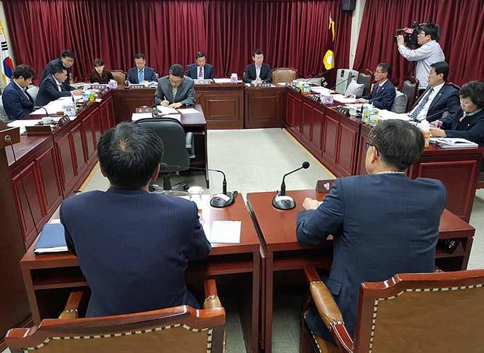 19일 열린 동대문구의회 행정기왹위원회 모습사진 동대문 이슈