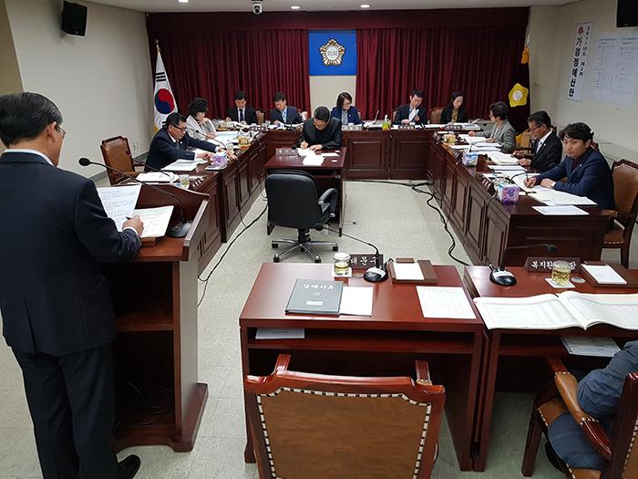 동대문구의회 2차 추경 예산결산특별위원회 모습사진 동대문 이슈