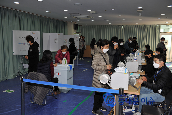 전농2동 주민센터 5층에 차려진 39대선 사전투표 첫날인 3월 4일 오전 11시경 모습사진동대문 이슈