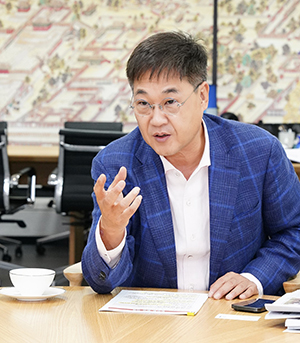 종로구, “더는 두고 볼 수 없다”...헌재 인근 상인·주민 지원책 강구 기사 이미지