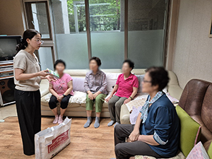 성동구, 폭염 대응에 총력...폭염 생수, 무더위쉼터 200개소 운영 기사 이미지