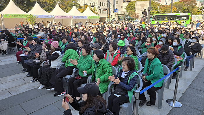 서울시새마을부녀회, ‘함께家 축제’ 성황리 개최…다양한 가족이 하나 되는 날 기사 이미지