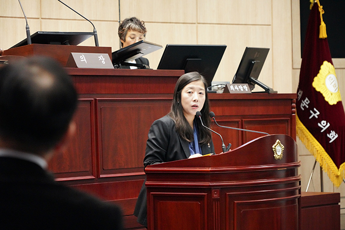 정서윤 동대문구의원, “출산·양육 지원부터 기후환경·계약제도까지… 주민 체감형 행정 필요” 기사 이미지