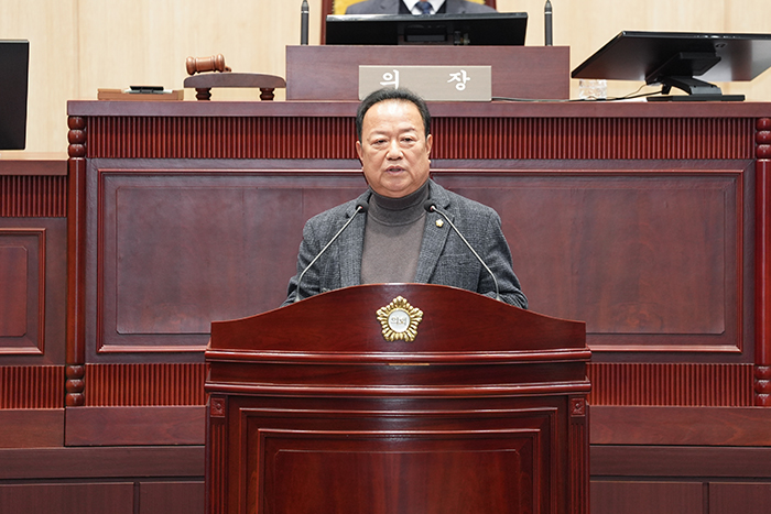 정성영 동대문구의원, 대형차 심야 주차 단속 완화 건의 기사 이미지