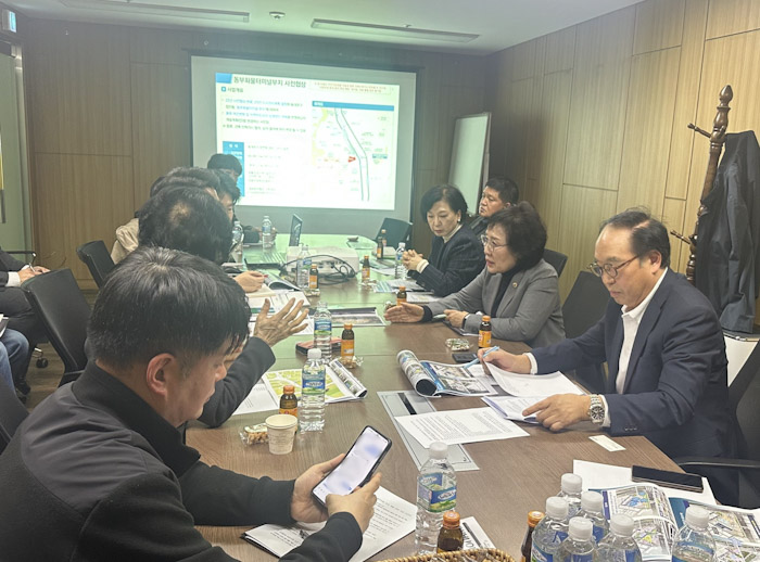 신복자 서울시의원, 동부화물터미널 개발 관련 주민 간담회 개최 기사 이미지