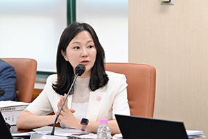 윤영희 서울시의원, 스마트폰 지도 지원 조례 발의 기사 이미지