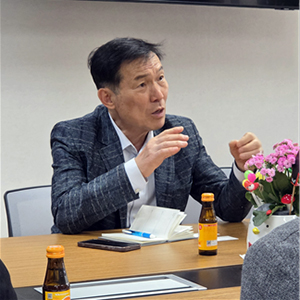 남궁역 서울시의원, “전곡초 스포츠센터 정상화가 먼저… 학생·주민 이용권 최우선”남궁역 서울시의원, “전곡초 스포츠센터 정상화가 먼저… 학생·주민 이용권 최우선” 기사 이미지