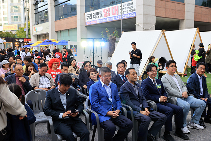 촬리단길 야장축제 성황…골목상권에 활력
